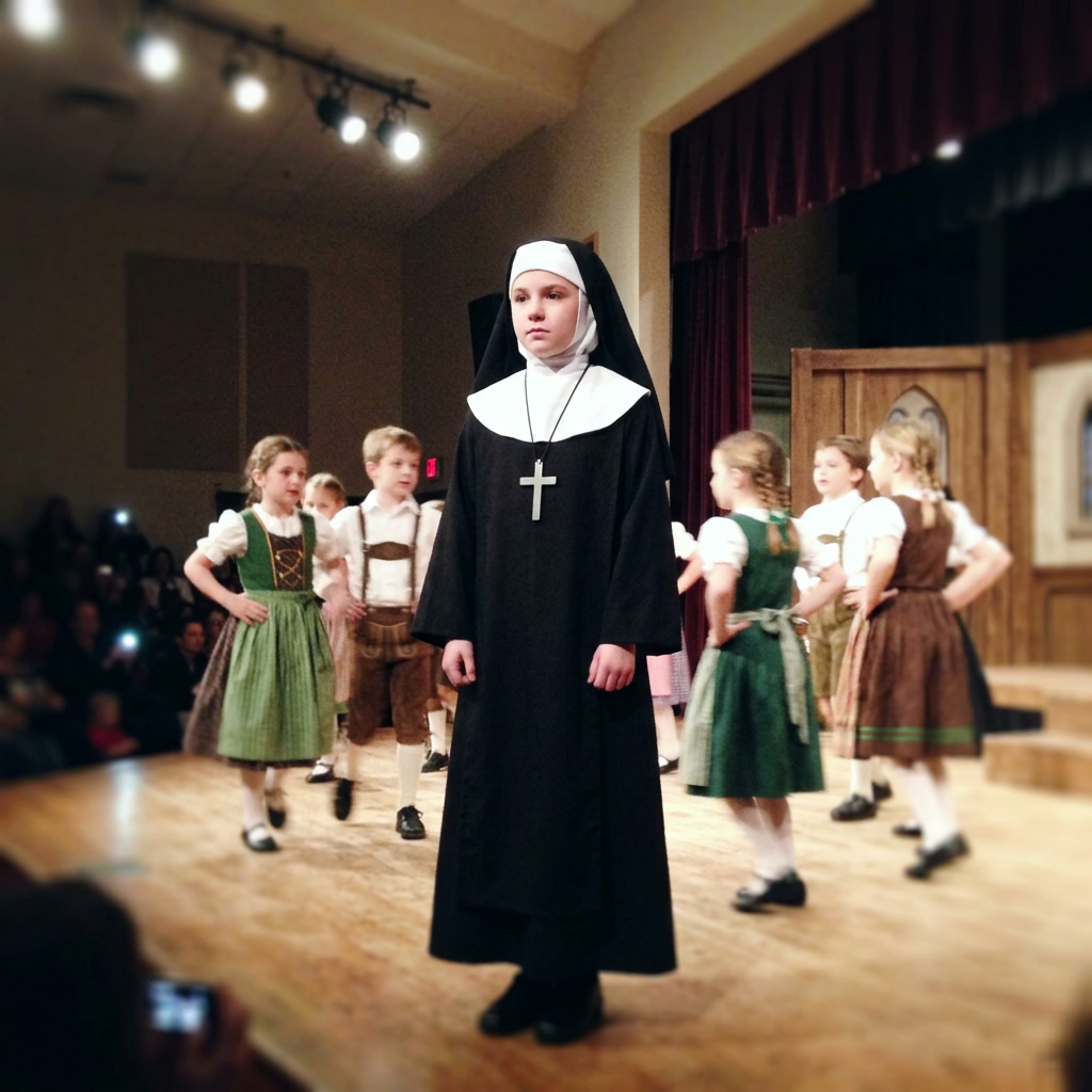 Vestuario de Madre Abadesa para recital de danza